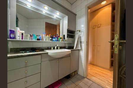 Apartamento à venda com 155m², 3 quartos e 3 vagas Apartamento à venda com 155m², 3 quartos e 3 vagasBanheiro Suíte