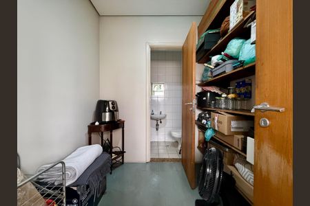 Apartamento à venda com 155m², 3 quartos e 3 vagas Apartamento à venda com 155m², 3 quartos e 3 vagasQuarto de Serviço