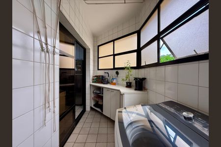 Apartamento à venda com 155m², 3 quartos e 3 vagas Apartamento à venda com 155m², 3 quartos e 3 vagasÁrea de Serviço