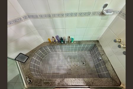 Apartamento à venda com 155m², 3 quartos e 3 vagas Apartamento à venda com 155m², 3 quartos e 3 vagasBanheiro Suíte