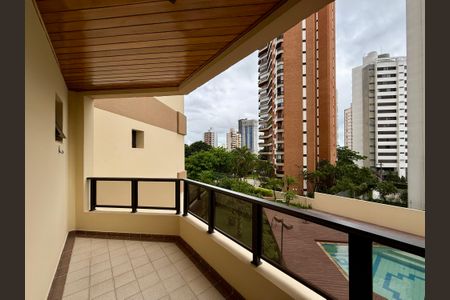 Apartamento à venda com 155m², 3 quartos e 3 vagas Apartamento à venda com 155m², 3 quartos e 3 vagasSacada Suíte