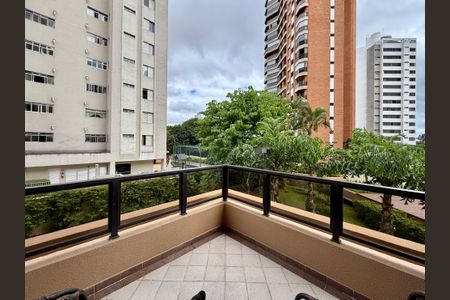 Apartamento à venda com 155m², 3 quartos e 3 vagas Apartamento à venda com 155m², 3 quartos e 3 vagasSacada