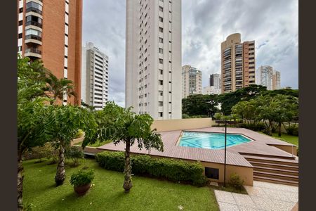 Apartamento à venda com 155m², 3 quartos e 3 vagas Apartamento à venda com 155m², 3 quartos e 3 vagasVista