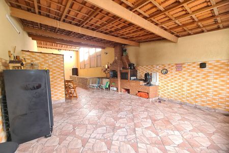 Casa à venda com 340m², 4 quartos e 1 vagaChurrasqueira