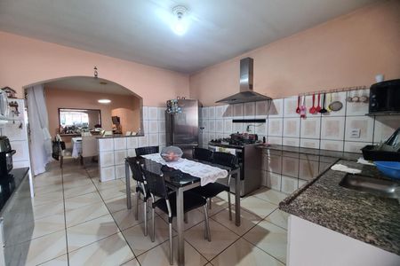 Casa à venda com 340m², 4 quartos e 1 vagaCozinha