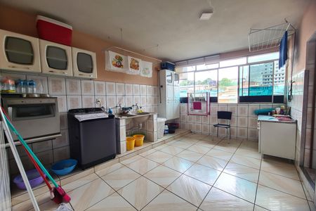 Casa à venda com 340m², 4 quartos e 1 vagaÁrea de Serviço