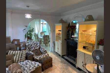 Apartamento à venda com 230m², 4 quartos e 4 vagasSala