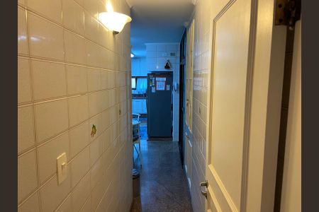 Corredor de apartamento à venda com 4 quartos, 230m² em Pacaembu, São Paulo