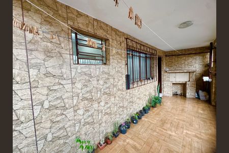 Casa para alugar com 110m², 2 quartos e 1 vagaQuintal