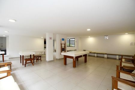 Apartamento à venda com 103m², 2 quartos e sem vagaÁrea Comum - Salão de Festas e Churrasqueira