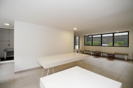 Apartamento à venda com 103m², 2 quartos e sem vagaÁrea Comum - Salão de Festas e Churrasqueira