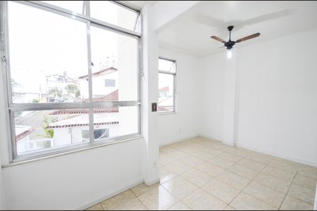 Apartamento à venda com 100m², 2 quartos e sem vagaSala