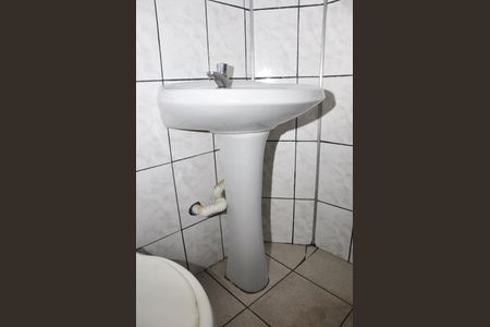 Casa para alugar com 54m², 2 quartos e sem vagaDetalhe - Banheiro Social