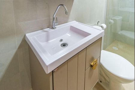 Banheiro  de casa para alugar com 2 quartos, 100m² em Cidade São Jorge, Santo André