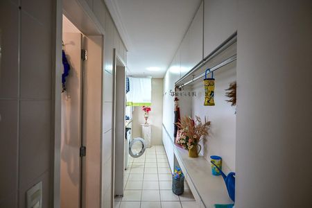 Apartamento para alugar com 211m², 3 quartos e 3 vagasÁrea de Serviço 