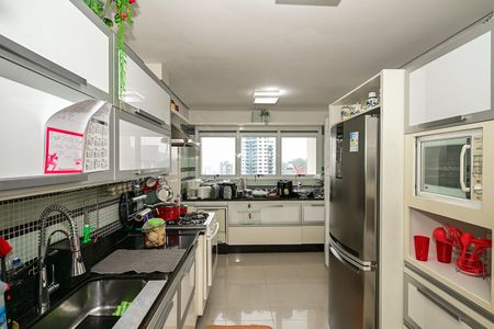 Apartamento para alugar com 211m², 3 quartos e 3 vagasCozinha
