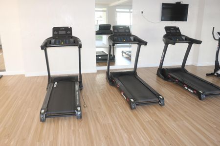 Apartamento para alugar com 65m², 2 quartos e 2 vagasÁrea comum - Academia