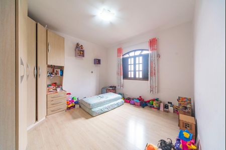 Casa à venda com 240m², 4 quartos e 6 vagas Casa à venda com 240m², 4 quartos e 6 vagasQuarto 1