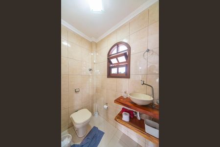 Casa à venda com 240m², 4 quartos e 6 vagas Casa à venda com 240m², 4 quartos e 6 vagasLavabo