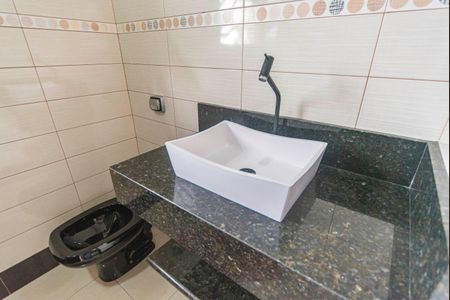 Casa à venda com 240m², 4 quartos e 6 vagas Casa à venda com 240m², 4 quartos e 6 vagasBanheiro do quarto 4