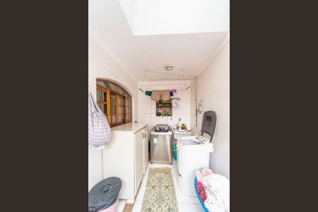 Casa à venda com 240m², 4 quartos e 6 vagas Casa à venda com 240m², 4 quartos e 6 vagasÁrea de Serviço