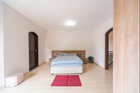 Casa à venda com 240m², 4 quartos e 6 vagas Casa à venda com 240m², 4 quartos e 6 vagasQuarto 4