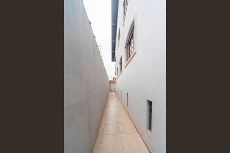 Casa à venda com 240m², 4 quartos e 6 vagas Casa à venda com 240m², 4 quartos e 6 vagasCorredor Externo