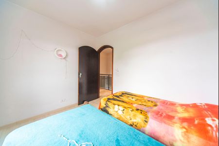 Casa à venda com 240m², 4 quartos e 6 vagas Casa à venda com 240m², 4 quartos e 6 vagasQuarto 2