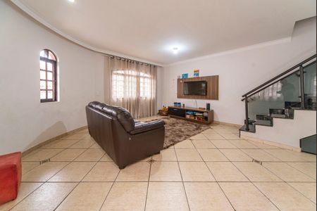 Casa à venda com 240m², 4 quartos e 6 vagas Casa à venda com 240m², 4 quartos e 6 vagasSala