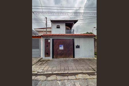 Casa à venda com 240m², 4 quartos e 6 vagas Casa à venda com 240m², 4 quartos e 6 vagasFachada