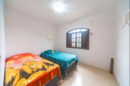 Casa à venda com 240m², 4 quartos e 6 vagas Casa à venda com 240m², 4 quartos e 6 vagasQuarto 2