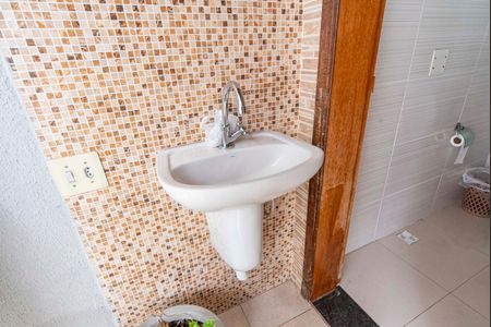 Casa à venda com 240m², 4 quartos e 6 vagas Casa à venda com 240m², 4 quartos e 6 vagasBanheiro do Quintal e Área Gourmet