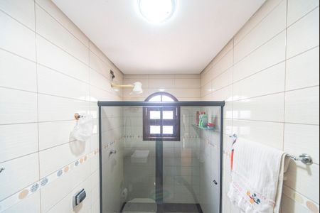 Casa à venda com 240m², 4 quartos e 6 vagas Casa à venda com 240m², 4 quartos e 6 vagasBanheiro Social