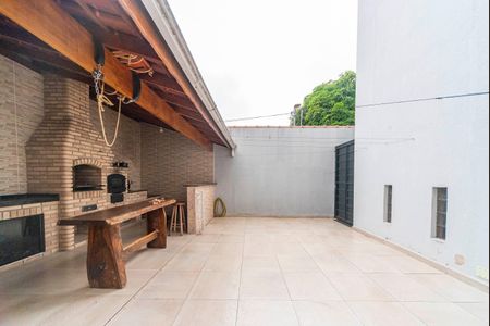 Casa à venda com 240m², 4 quartos e 6 vagas Casa à venda com 240m², 4 quartos e 6 vagasQuintal e Área Gourmet