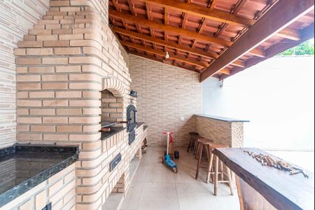 Casa à venda com 240m², 4 quartos e 6 vagas Casa à venda com 240m², 4 quartos e 6 vagasQuintal e Área Gourmet