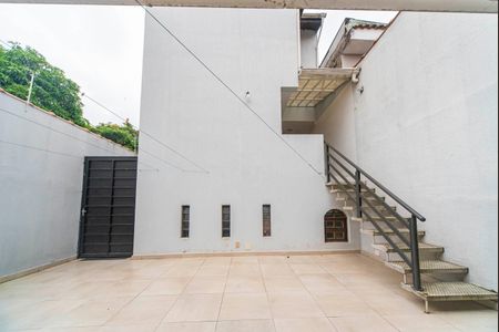 Casa à venda com 240m², 4 quartos e 6 vagas Casa à venda com 240m², 4 quartos e 6 vagasQuintal e Área Gourmet
