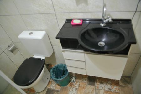 Casa à venda com 220m², 3 quartos e 2 vagasBanheiro -Área de convivência 2º piso 