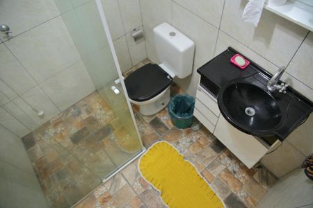 Casa à venda com 220m², 3 quartos e 2 vagasBanheiro -Área de convivência 2º piso 