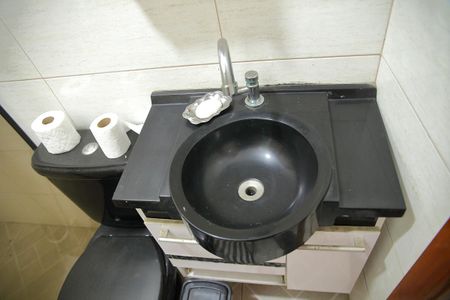 Casa à venda com 220m², 3 quartos e 2 vagasBanheiro da Área Convivência/Churrasqueira 