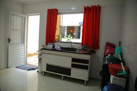 Casa à venda com 220m², 3 quartos e 2 vagasCozinha da edícula 