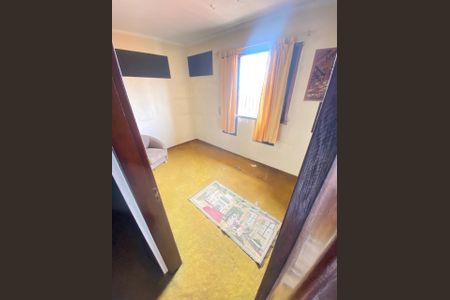 DORMITORIO de casa à venda com 3 quartos, 250m² em Quitaúna, Osasco