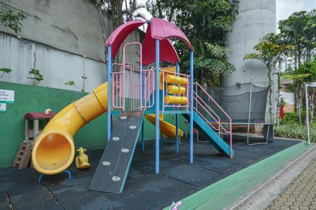 Casa à venda com 104m², 3 quartos e sem vagaÁrea comum - Playground
