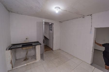 Cozinha de casa para alugar com 1 quarto, 80m² em Jardim Santa Maria, São Paulo