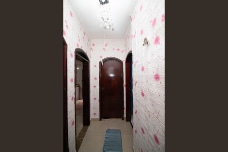 Casa à venda com 246m², 3 quartos e 3 vagas Casa à venda com 246m², 3 quartos e 3 vagasCorredor