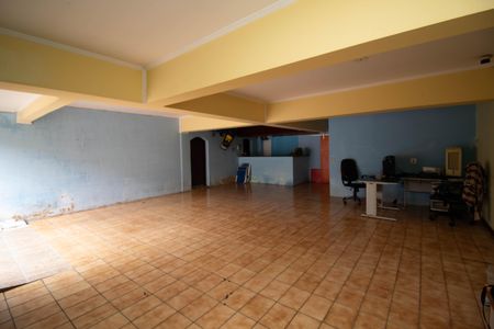 Casa à venda com 246m², 3 quartos e 3 vagas Casa à venda com 246m², 3 quartos e 3 vagasGaragem