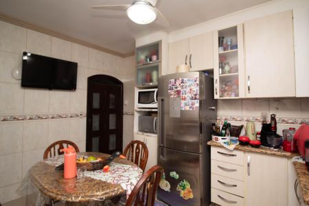 Casa à venda com 246m², 3 quartos e 3 vagas Casa à venda com 246m², 3 quartos e 3 vagasCozinha