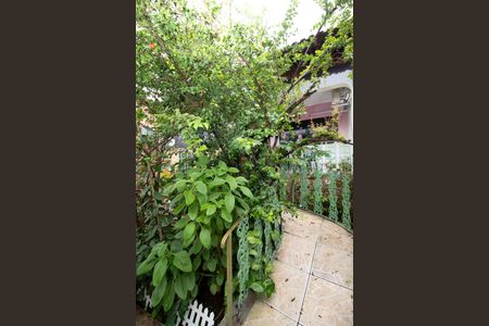 Casa à venda com 246m², 3 quartos e 3 vagas Casa à venda com 246m², 3 quartos e 3 vagasÁrea - Garden