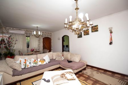 Casa à venda com 246m², 3 quartos e 3 vagas Casa à venda com 246m², 3 quartos e 3 vagasSala