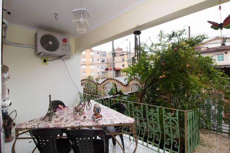 Casa à venda com 246m², 3 quartos e 3 vagas Casa à venda com 246m², 3 quartos e 3 vagasVaranda - Sala de jantar