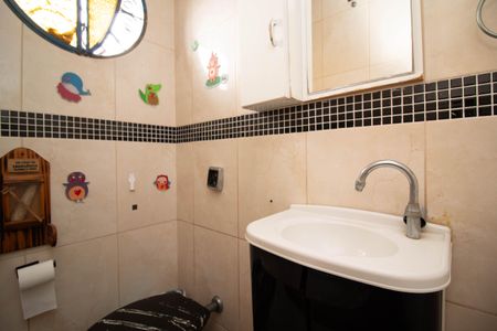 Casa à venda com 246m², 3 quartos e 3 vagas Casa à venda com 246m², 3 quartos e 3 vagasBanheiro - Área gourmet